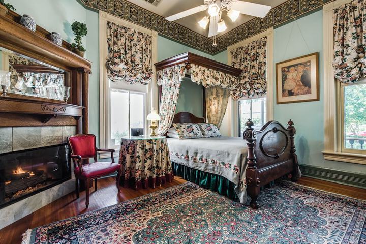 Room 15 of 46
