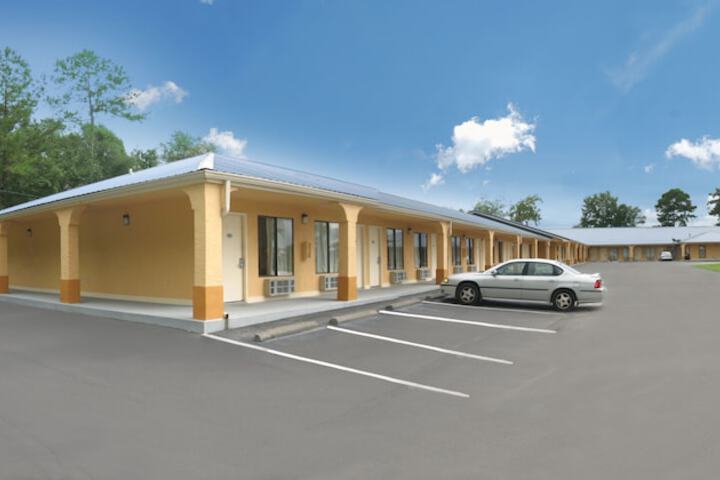 Hotel 4 of 27