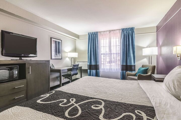 Room 34 of 48