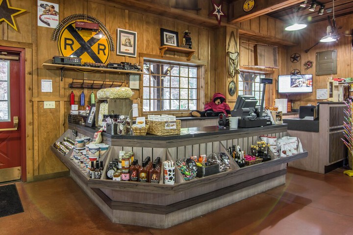 Gift Shop 38 of 48