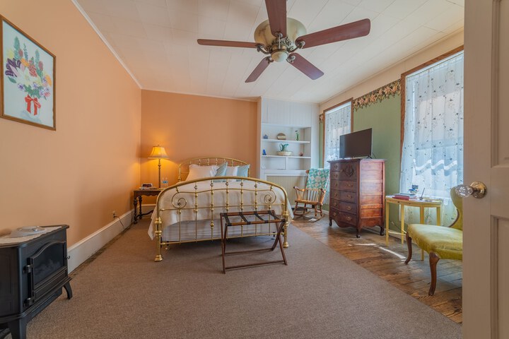 Room 15 of 22