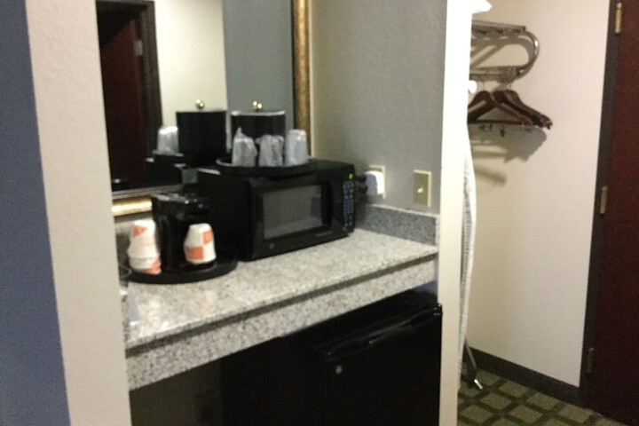Breakfast/Coffee Service 40 of 51