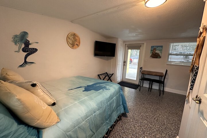 Room 26 of 33