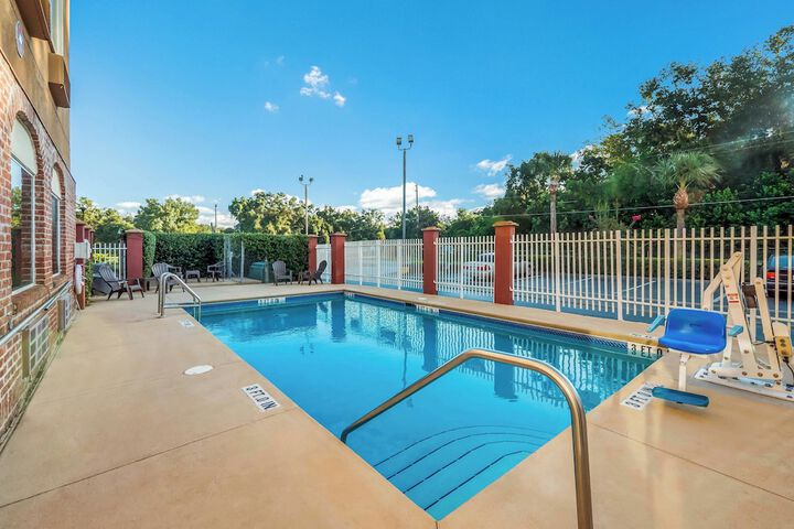 Pool 6 of 40