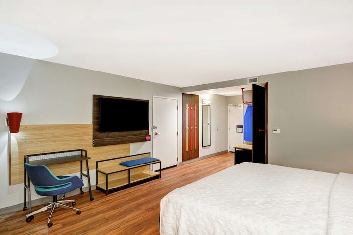 Room 22 of 48