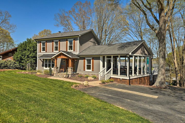Riviera Paradise W / Private Dock! 4 Bedroom Home by RedAwning