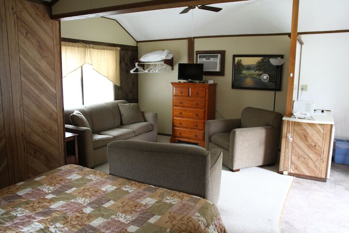Kennebunk Gallery Motel & Cottages