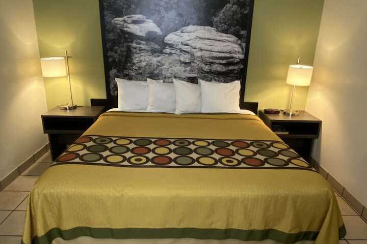 Room 14 of 43