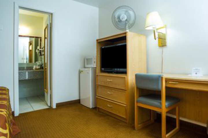 Room 20 of 27