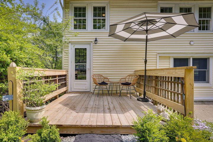 Quaint Goshen Apartment w / Patio!