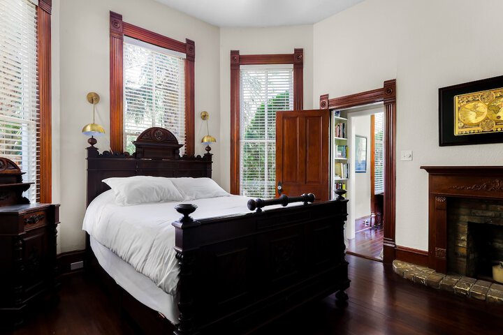 Room 5 of 34