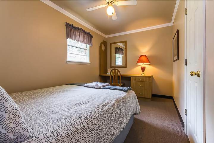 Room 34 of 111