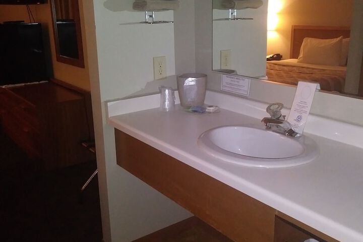 Room 30 of 41
