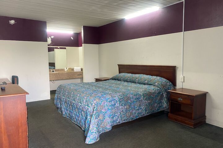 Room 17 of 22