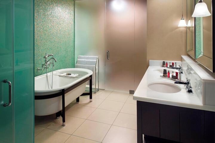 New Orleans Marriott Metairie at Lakeway