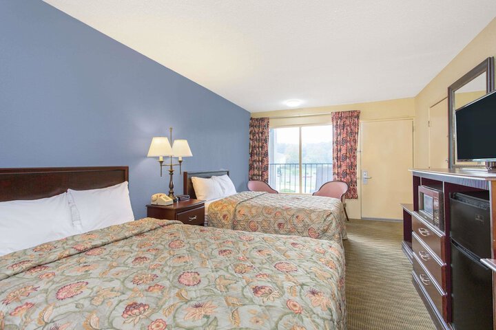 Room 12 of 21