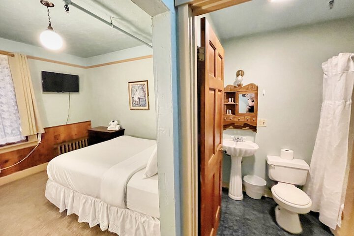 Room 32 of 92