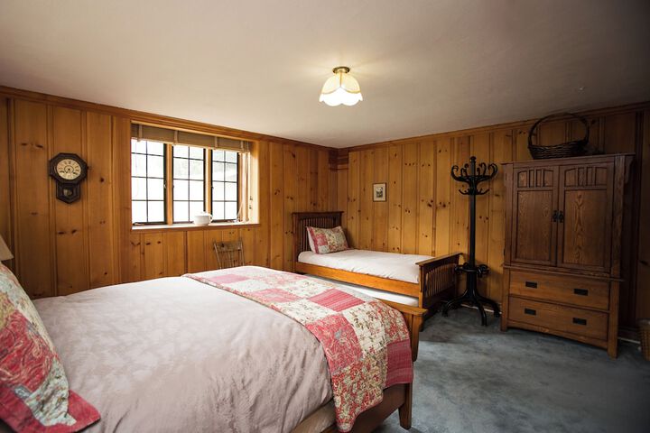 Room 73 of 118