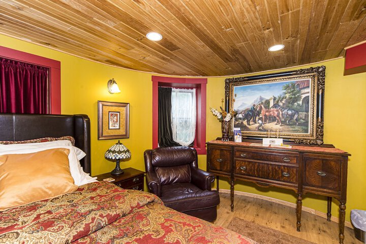 Stone Manor Boutique Inn