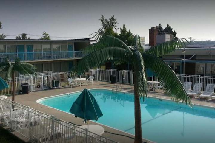 Ridge Crest Hotel