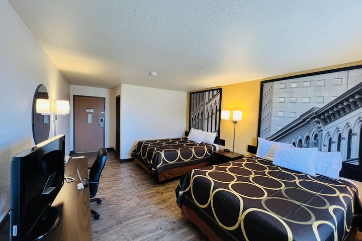 Room 6 of 42