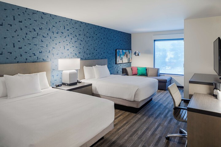 Room 32 of 50