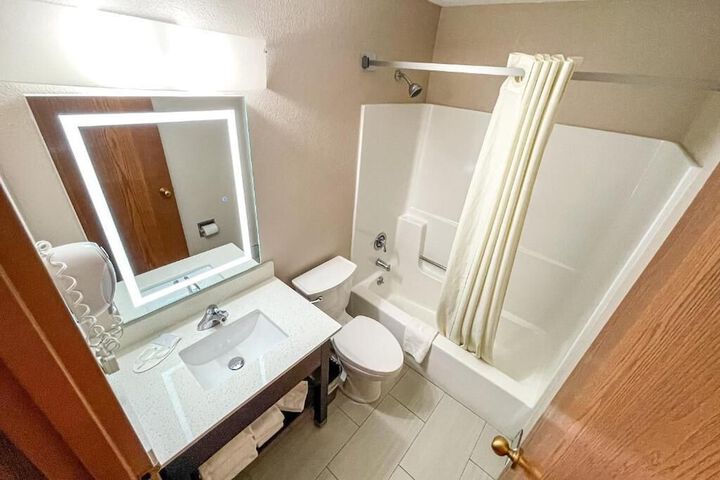 Super 8 by Wyndham Indianapolis / Emerson Ave