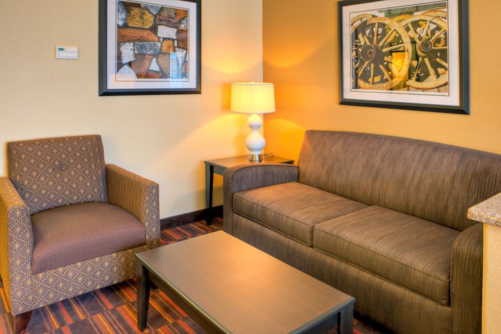 Room 15 of 34