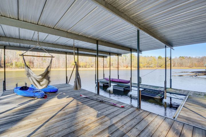 Lakefront Gem w / Games in Westminster!