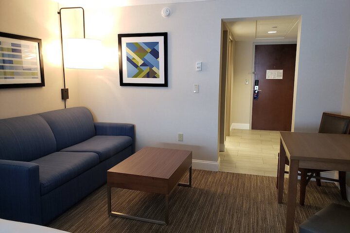 Holiday Inn Express & Suites Williamsport by IHG
