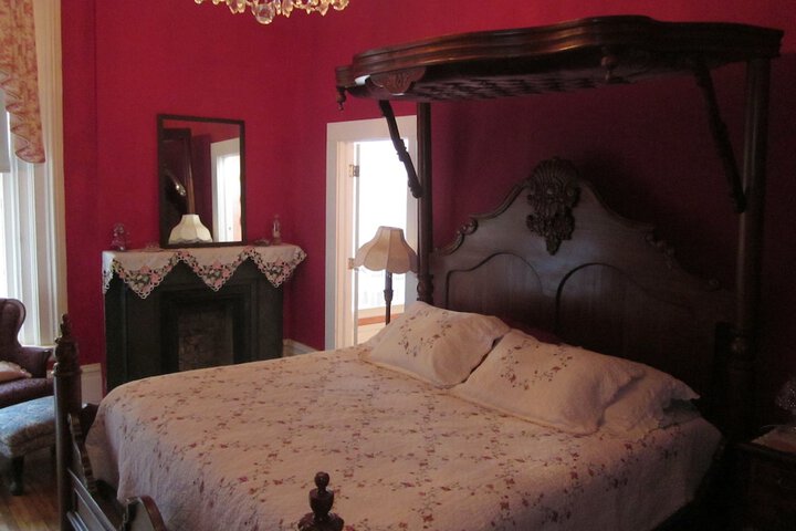 Room 46 of 74