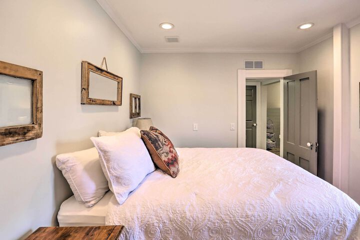 Charming & Walkable Fairport Village Apartment!