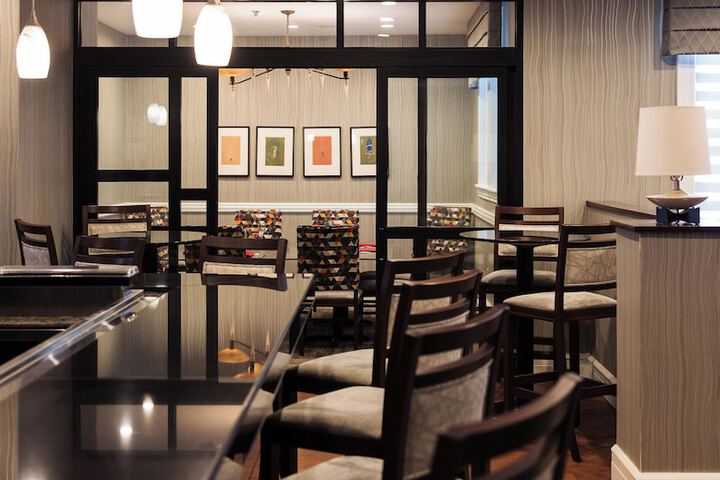 Dining 79 of 101