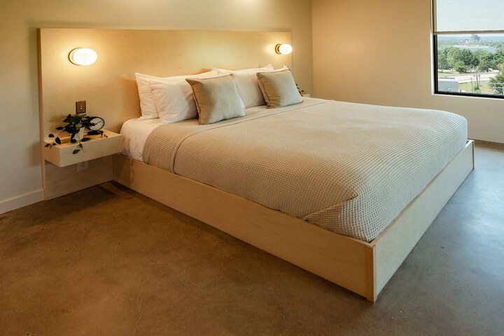 Brut Hotel