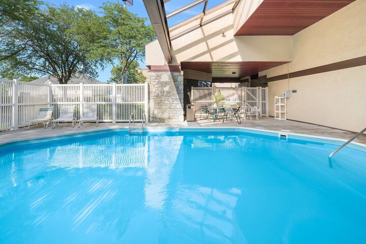 Pool 11 of 36