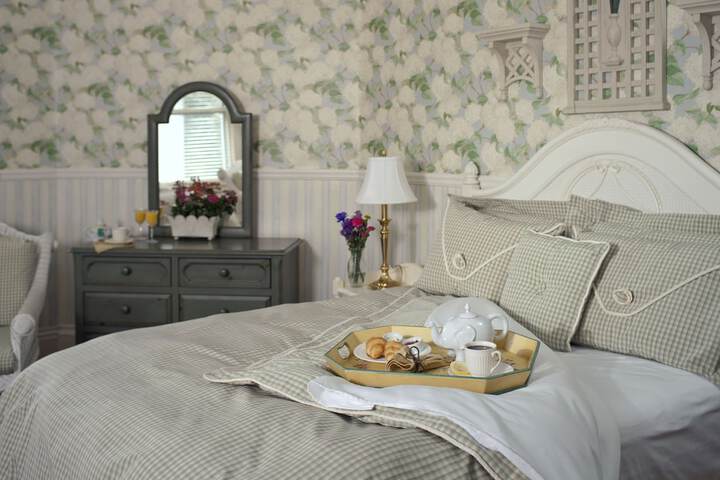 Albemarle Inn