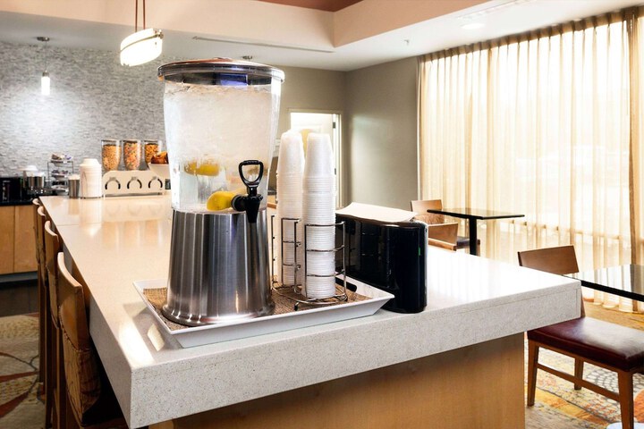 La Quinta Inn & Suites by Wyndham Starkville at MSU