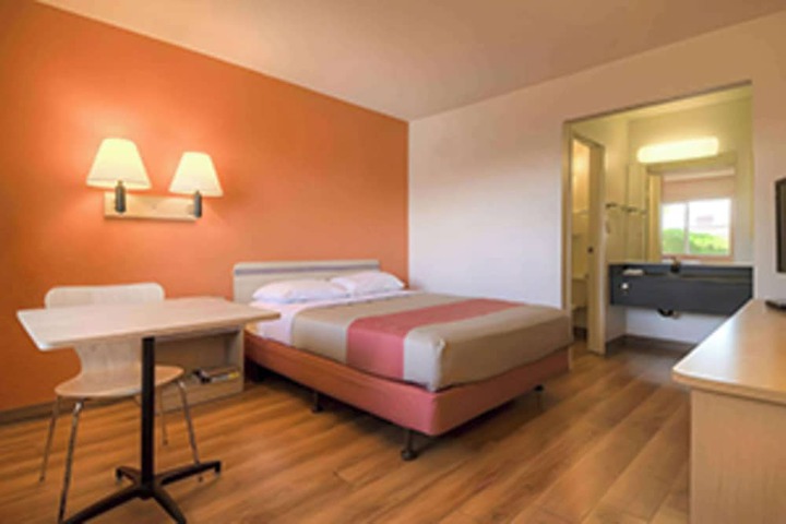 Room 7 of 10