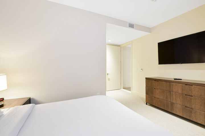 Room 114 of 187