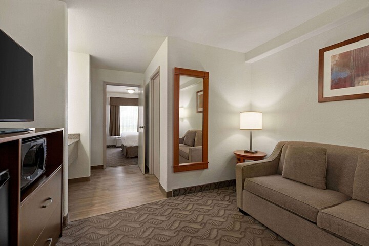 Room 19 of 40