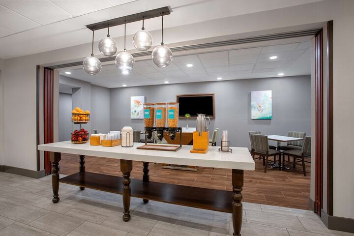 Hampton Inn Iowa City / Coralville