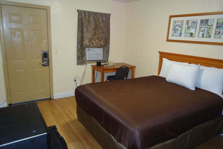Room 7 of 36