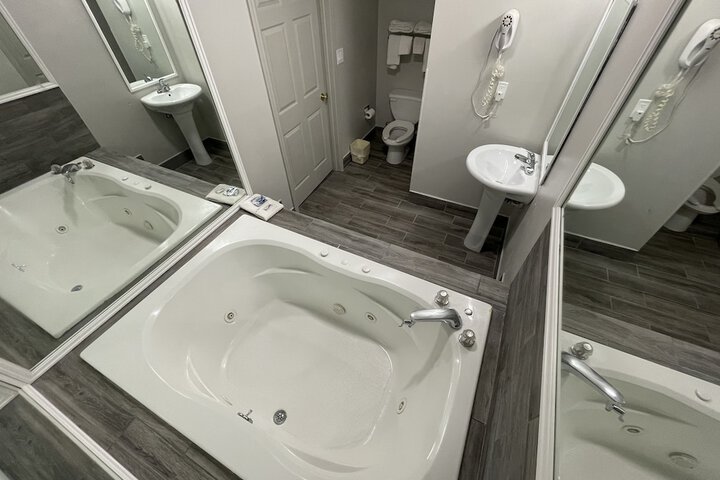 Room 15 of 23