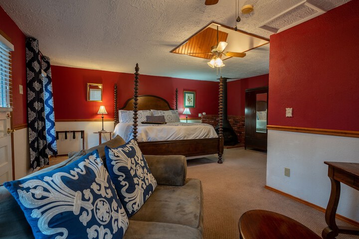 Room 89 of 242