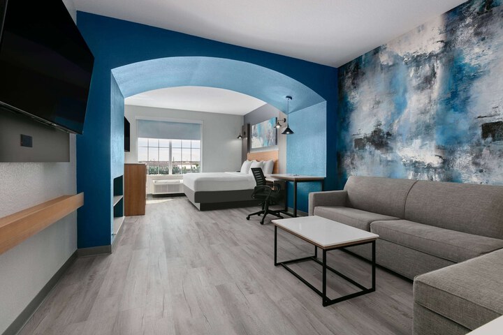 Room 7 of 30