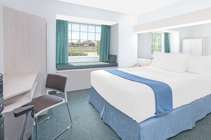 Room 12 of 19