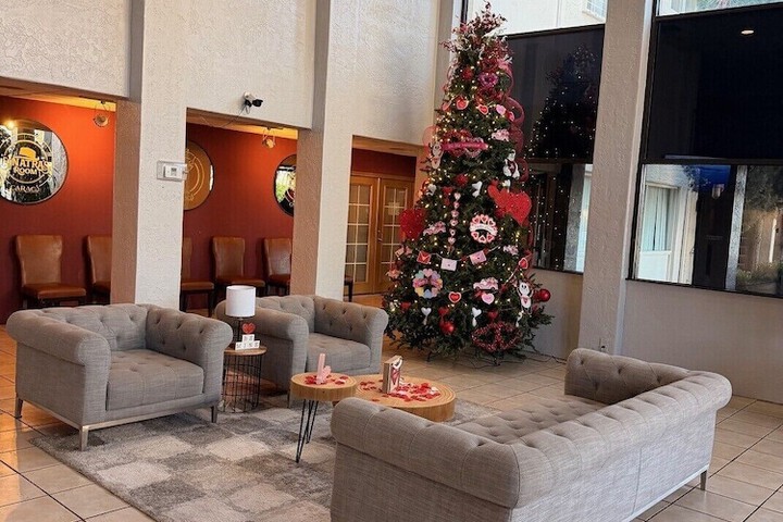 Mariposa Hotel