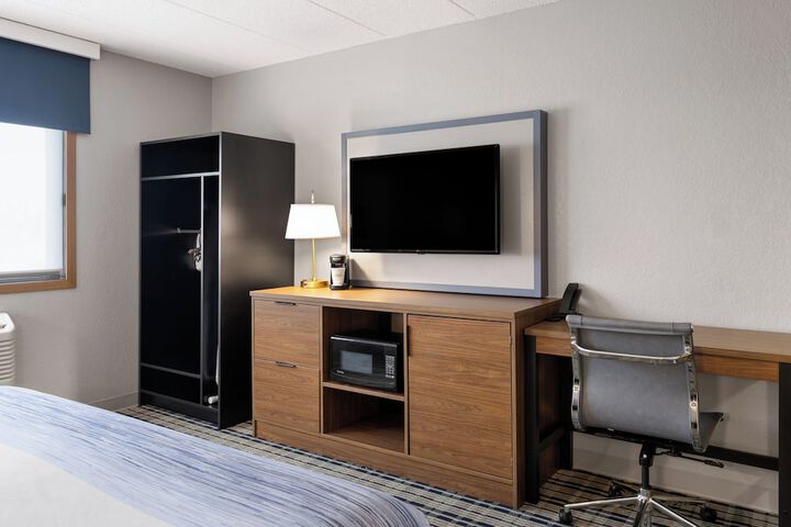 AmericInn by Wyndham Alexandria