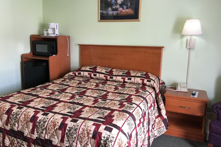 Room 27 of 38