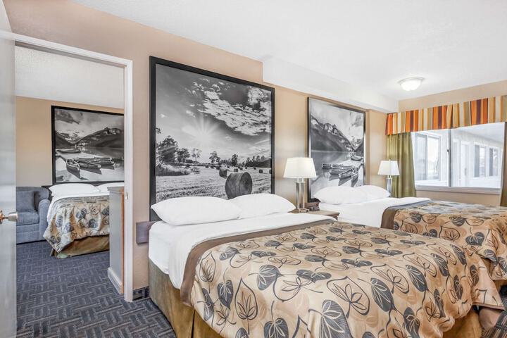 Room 10 of 15